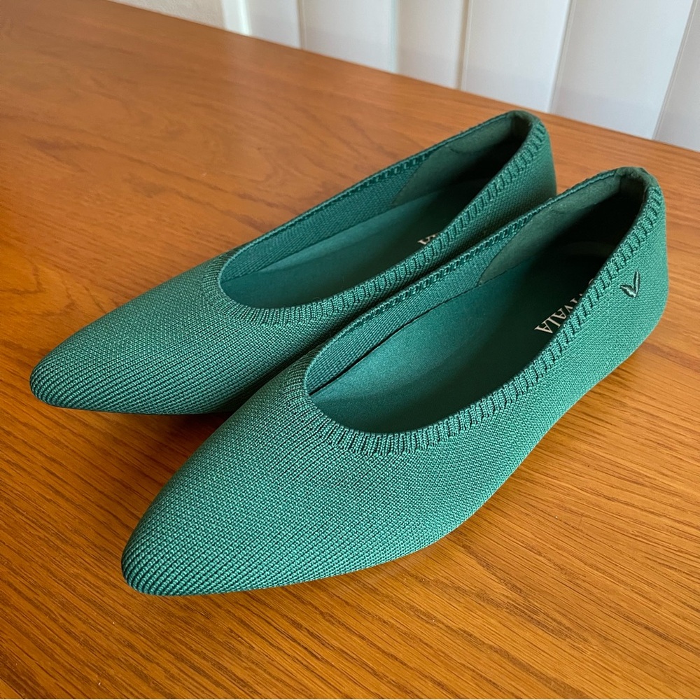 VIVAIA Aria Pointed Toe Ballet Flats Forest Green Size 35 / 5